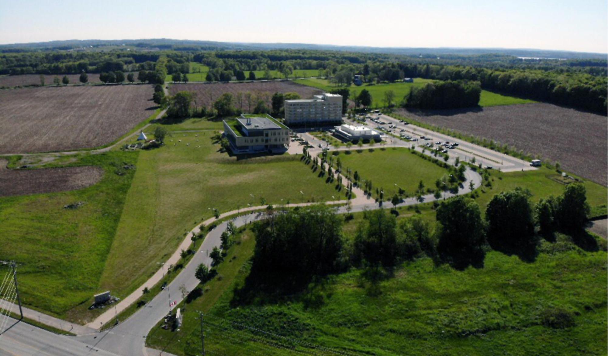 Lakehead University Residence And Conference Centre โอริลเลีย ภายนอก รูปภาพ